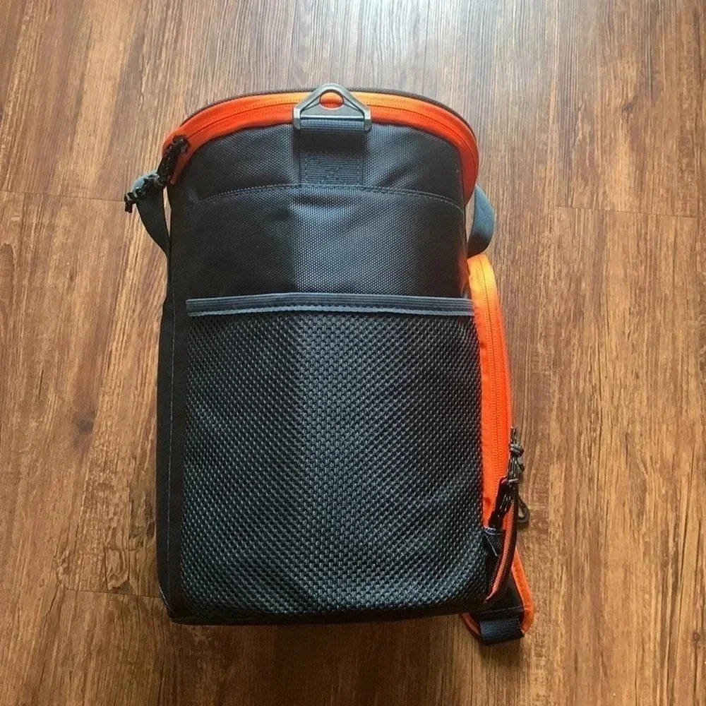 Chicago Bears 28 Can Tailgate Tote Insulated Igloo Cooler Bag New - Picture 7 of 7